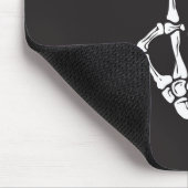 Peaceサインがオンのスケルトンハンド マウスパッド (コーナー)