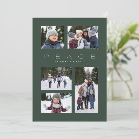 Peace 5フォトコラージュのダークグリーンミニマルクリスマス シーズンカード (スタンド正面)