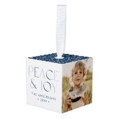 Peace and モダン Joy Navy 3写真 キューブオーナメント (正面アングル)