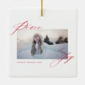 Peace And Joy書道モダン赤い台本の写真 セラミックオーナメント (裏面)