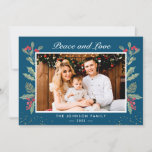 Peace and Love Winter Blue Holly Beres写真 シーズンカード<br><div class="desc">あなたの挨拶のメッセージをハイライトするために小さな金ゴールド紙吹雪と水色フローラと果実を特徴とするこのミスタントー植物写真カードであなたのクリスマスの願い/メッセージを送信しなさい。(1)更なるカスタマイズのためクリックは、「更にカスタマイズ」のリンクを使用し、このテンプレートを変更するために当社のデザインツールを使用する。(2)厚もしい紙/マット仕上げを選択する場合は、マット紙タイプを選択することを検討する。</div>