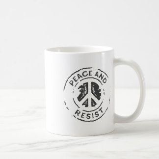 Peace And Reist Shirt – 反トランプ政治目的 コーヒーマグカップ