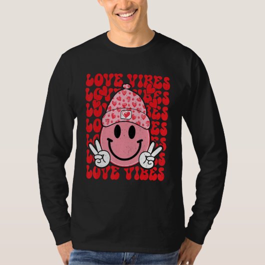 Peace Hand Sign Retro Smile Face Love Vibes Valent Tシャツ (正面)