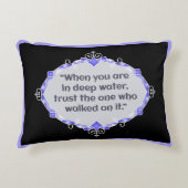 Peace in deep waters アクセントクッション (正面)