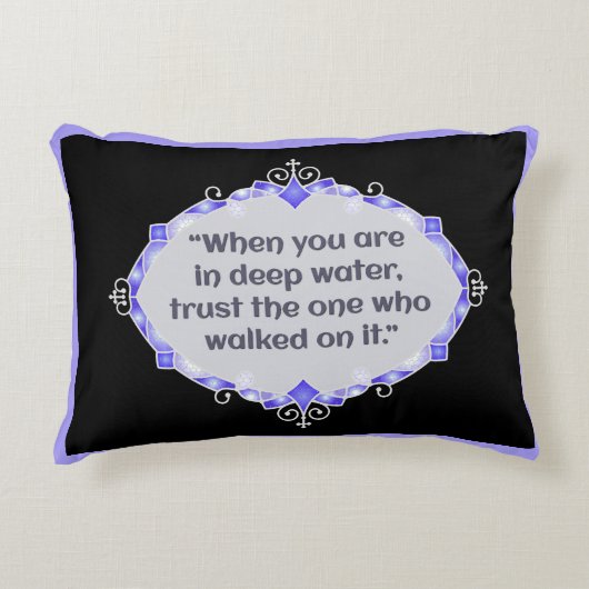 Peace in deep waters アクセントクッション (正面)