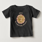 Peace & Joyピンクの金ゴールドファミリー名クリスマス ベビーTシャツ (正面)