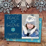 Peace Joy Love Photo Snowflake Navy 実在 Blue金ゴールド 箔シーズンカード<br><div class="desc">「平和、喜び、愛」 おもしろいよくはしゃぐ、金ゴールド箔とターコイズブルーのスノーフレークのイラストレーション実在、タイポグラフィ箔と紙吹雪ドット実在、金ゴールド箔とのは、海軍の青い箔とのとともに、休日の季節に彼女を使用します。ランダムなフェイク金ゴールドフォイルのスノーフレークのパターンは、背面にターコイズブルーをオーバーレイ。この感じグラフィックと写真のグリーティング素晴らしカードを送信するとパーソナライズされた、休日の暖かさと喜び。封筒、シール、トートバッグ、ラッピング紙、サービングトレイ、ホームデコルなども揃っている。特別な人に送れ！サンプル写真を自分の写真に置き換え、選択した名前を入力するだけで、この休日の写真の金ゴールドフォイルのグリーティングカードを簡単にパーソナライズできま実在す。質問や要望があれば私に連絡して下さい。</div>