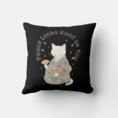 Peace Looks Good on You - Kimono Clad Cat クッション (裏面)