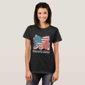 Peace Love Cricket Lover American Flag Patriotic C Tシャツ (正面フル)