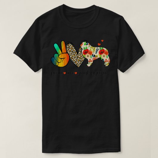 Peace Love Great Pyrenees Funny Tee For Dog Lover  Tシャツ (デザイン正面)