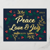 Peace Love & Joy Modern Red Holly Berries Foliage 箔シーズンポストカード (正面)