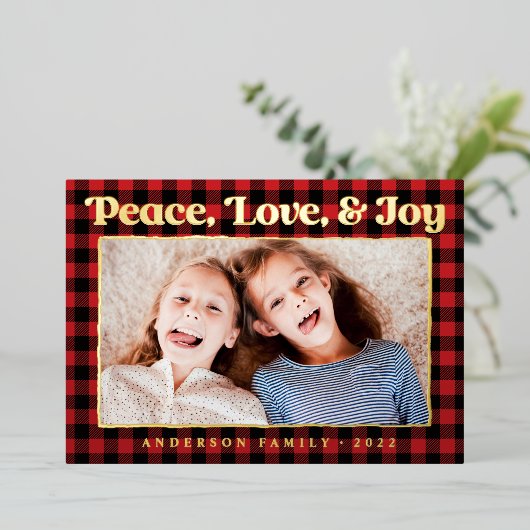 Peace Love & Joy Plaid Pattern家族写真 箔シーズンカード (立ち正面)