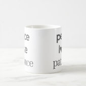Peace Love Patience - Calm Modern Motivational Tea コーヒーマグカップ (中央)