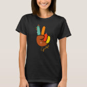 Peace Love Turkey Grateful Turkey Hand Sign Thanks Tシャツ (正面)