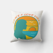 Peace & Love Vibes クッション (裏面)