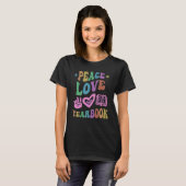 PEACE LOVE YEARBOOK STAFF先生スクールPublicati Tシャツ (正面フル)