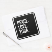 Peace Love Yoga – トレーニングフィットネス-.png スクエアシール (封筒)