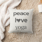Peace Love Yoga - Reversible Modern Motivational クッション (ブランケット)
