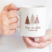 Peace On Earthメリークリスマスツリーズ雪の休日 コーヒーマグカップ