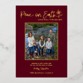 Peace on Earth Burgundy Photo Christmas Elegant 箔シーズンカード (正面)