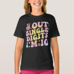 Peace Out 独身の Digits Groovy絞り染め10th Birthd Tシャツ<br><div class="desc">ピースアウト独身のデジットGroovy絞り染め10番目の誕生日女の子</div>