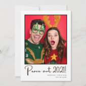 Peace Out 2021おもしろいカップル写真クリスマス シーズンカード (正面)