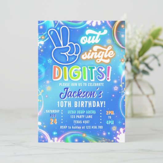 Peace Out Single Digits Neon Glow Boy Birthday 招待状 (スタンド正面)