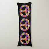 Peace Signフローラ（黒） ボディピロー (正面縦)