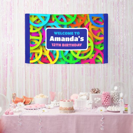 Peace Sign Pattern Groovy Sixties誕生日へようこそ 横断幕 (パーティー)