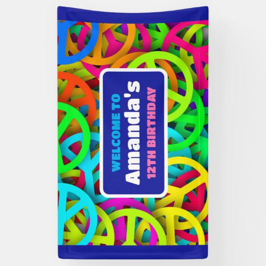 Peace Sign Pattern Groovy Sixties誕生日へようこそ 横断幕 (縦)