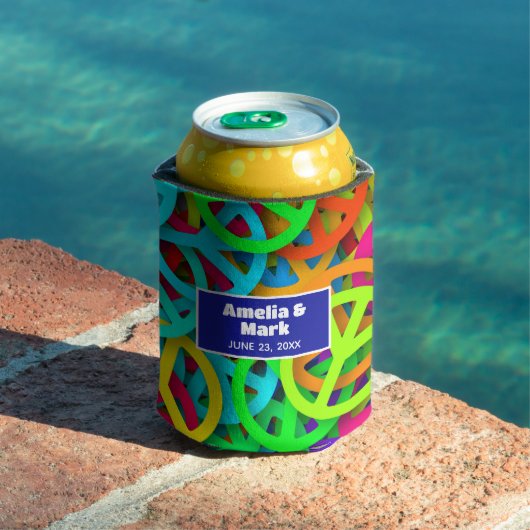 Peace Sign Pattern Groovy Sixties Vibe結婚's 缶クーラー (インサイチュ プール)