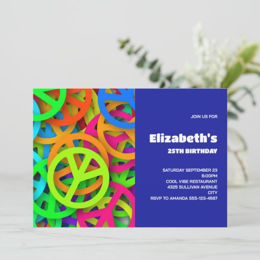 Peace Sign Pattern Groovy Sixties Vibe誕生日 招待状 (スタンド正面)