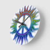 "Peace Sign Sun"虹の色の平和サインのシンボル ラウンド壁時計 (傾斜)