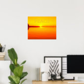 Peaceful Amber Sunset over Water Poster ポスター (ホームオフィス)