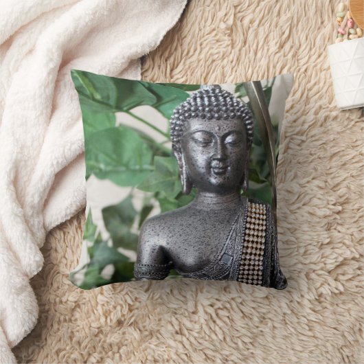 Peaceful Buddha Meditation Throw Pillow Zen Decor クッション (ブランケット)