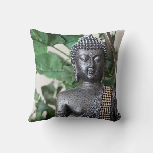 Peaceful Buddha Meditation Throw Pillow Zen Decor クッション (裏面)