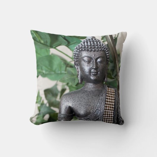 Peaceful Buddha Meditation Throw Pillow Zen Decor クッション (正面)