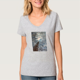 Peaceful night sky in the Forest with Stars Tシャツ