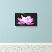 Peaceful Zen Lotus Flower Canvas Print キャンバスプリント (インサイチュ (ウッドフロア))