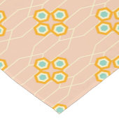Peach background hexagonal floral pattern  ショートテーブルランナー (コーナー)