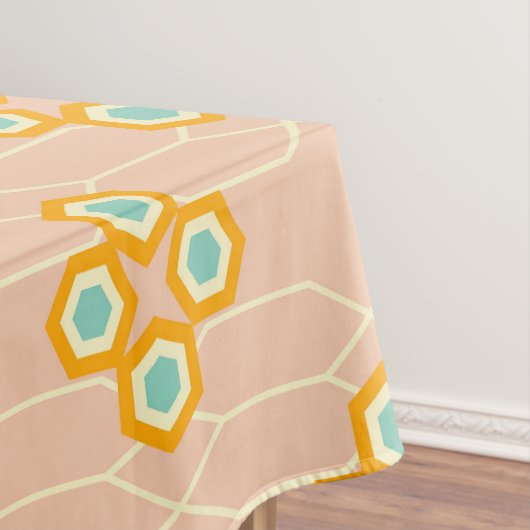 Peach background hexagonal floral pattern  テーブルクロス (インサイチュ)