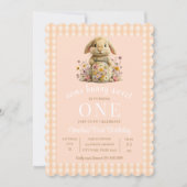 Peach Gingham Bunny 1st Birthday Invite 招待状 (正面)