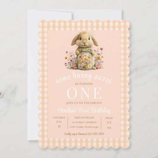 Peach Gingham Bunny 1st Birthday Invite 招待状 (正面)