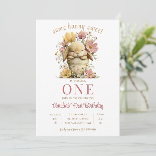 Peach Gingham Bunny 1st Birthday Invite with Scall 招待状 (スタンド正面)