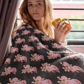 Peach Pink Gold Roses on Black アクセントクッション