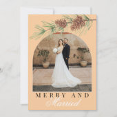 Peach Winter Pine Merry & Married Photo Christmas シーズンカード (正面)