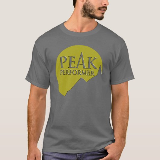 「Peak Performer」は、グレーのtに緑色のロゴを表示 Tシャツ (正面)
