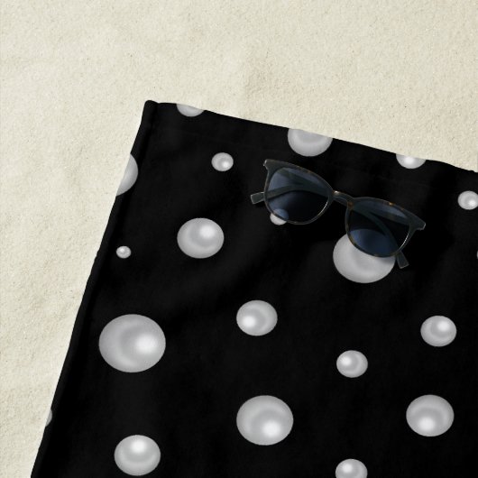 Pearl Pattern on Black Background ビーチタオル (インサイチュ)