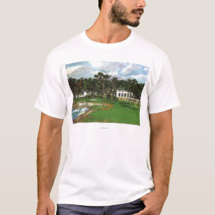 Pebble Beachロッジの外観及び Tシャツ