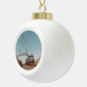 PECO送電線の下のコンレール機関車 セラミックボールオーナメント (右)